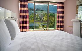 Tok Epik Hotel